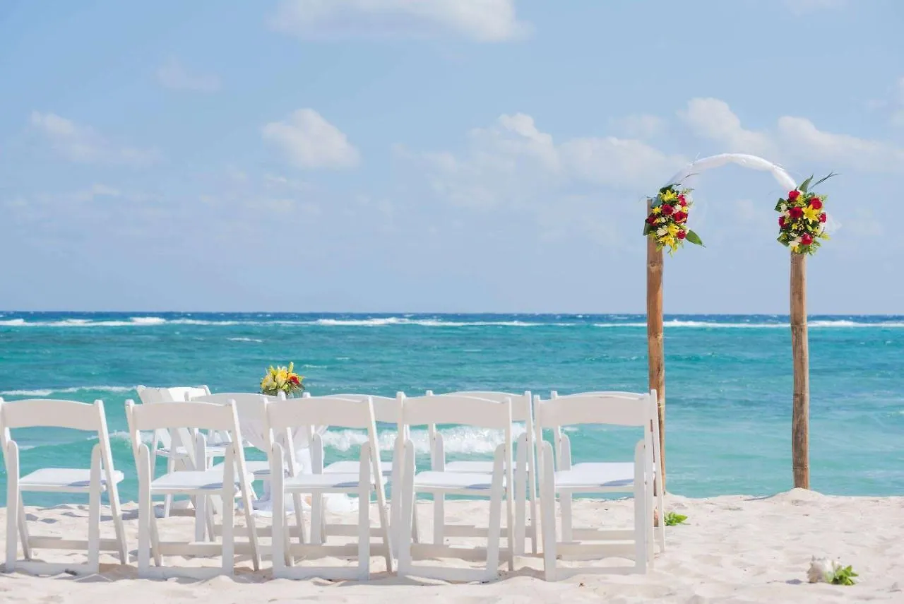 Wyndham Reef Resort, Grand Cayman East End